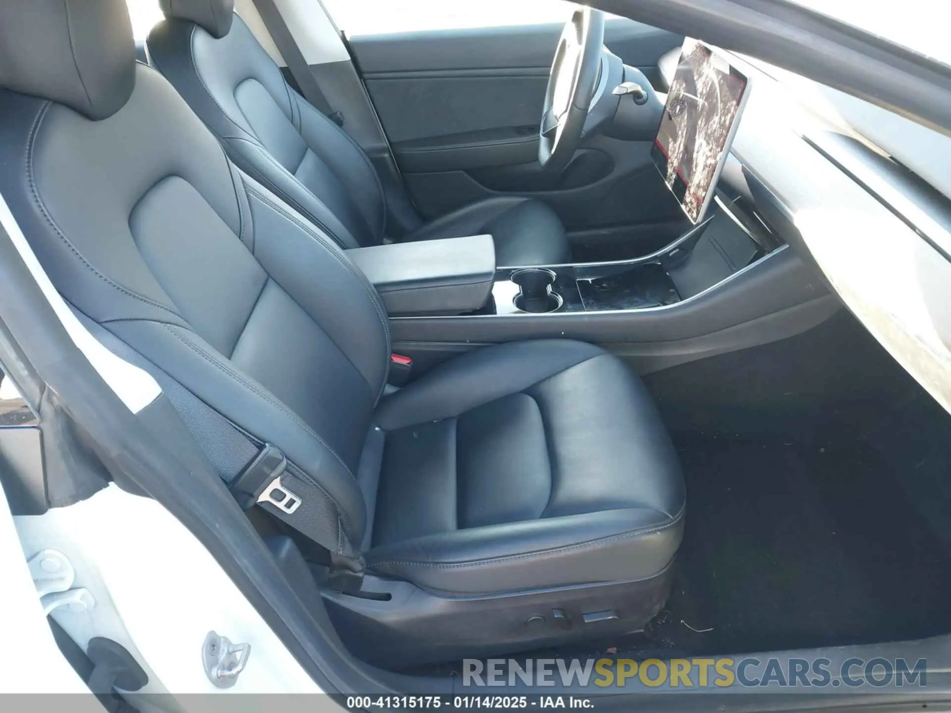 5 fotografías del automóvil dañado 5YJ3E1EA3KF402525 TESLA MODEL 3 2019