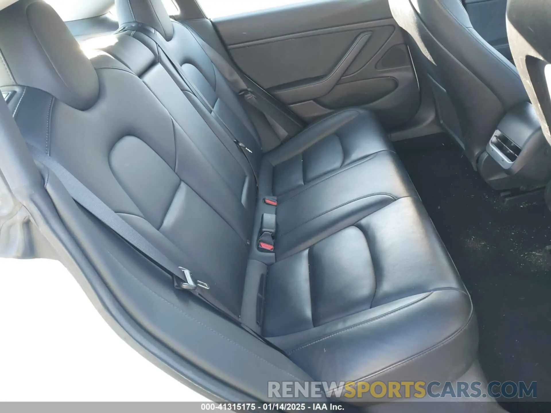 8 fotografías del automóvil dañado 5YJ3E1EA3KF402525 TESLA MODEL 3 2019