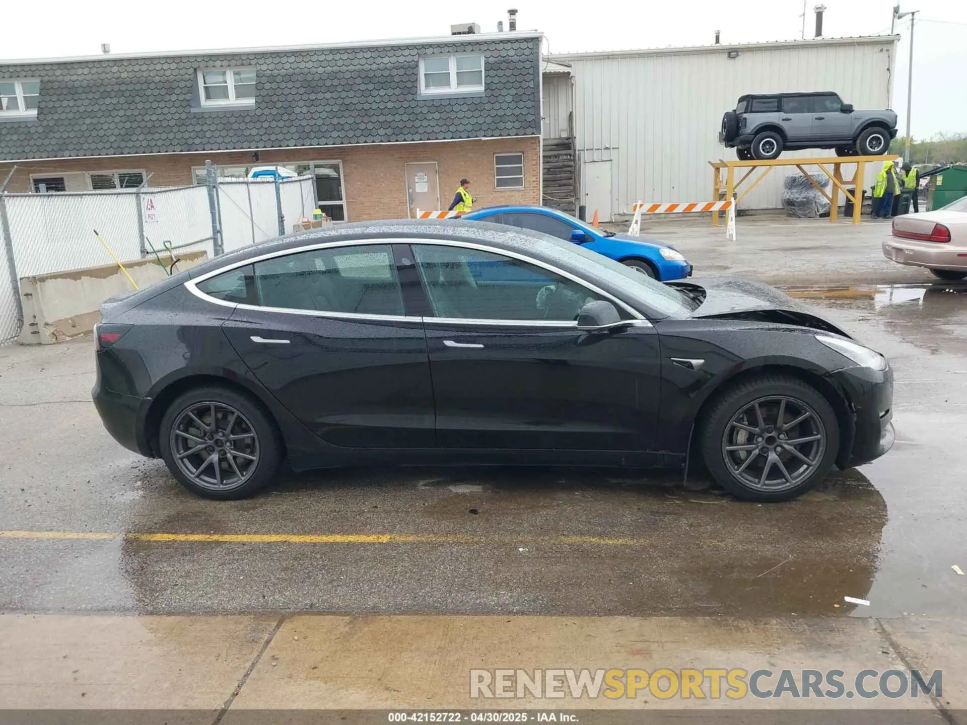 13 fotografías del automóvil dañado 5YJ3E1EA3KF403013 TESLA MODEL 3 2019