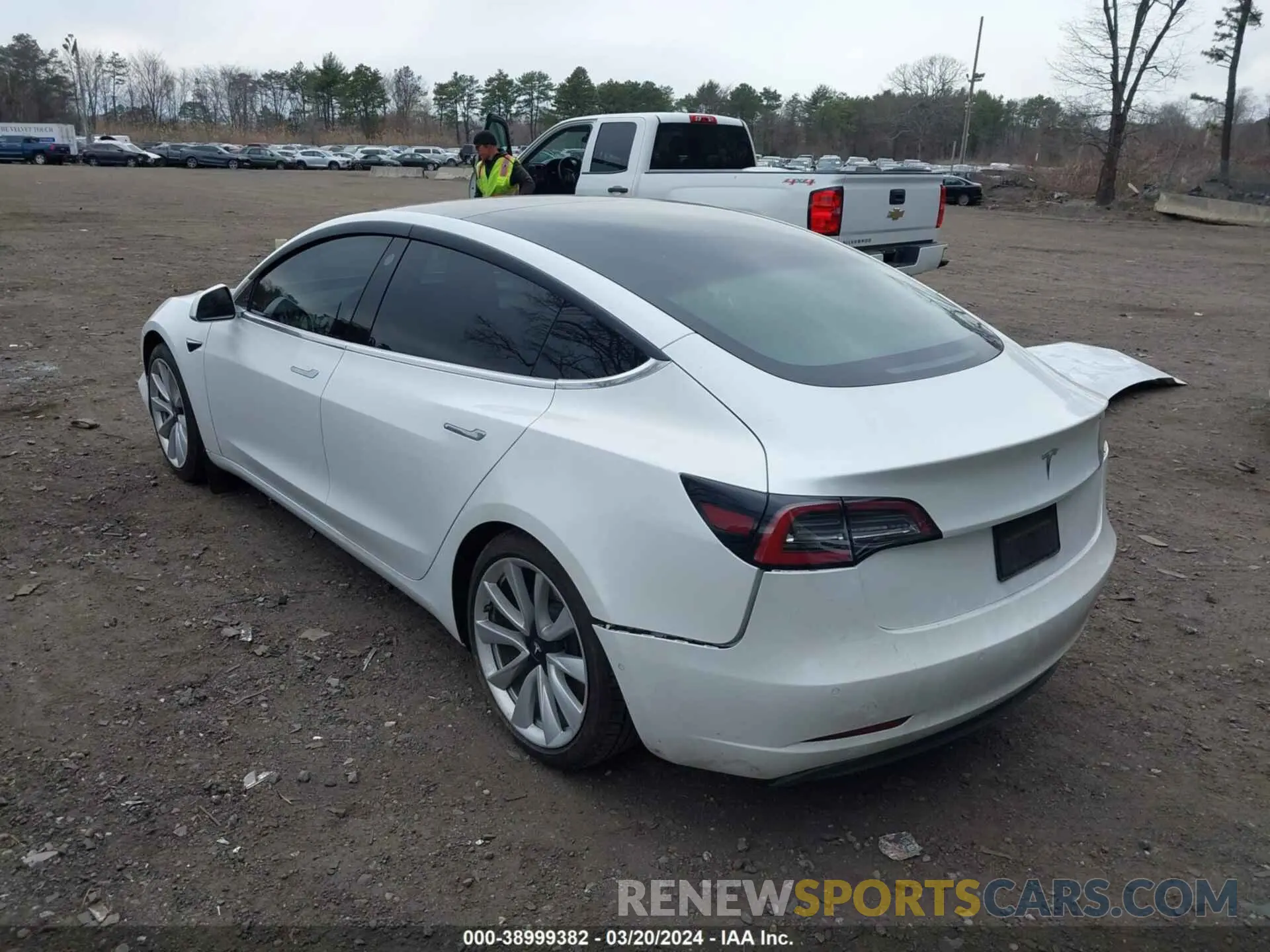 3 fotografías del automóvil dañado 5YJ3E1EA3KF436464 TESLA MODEL 3 2019