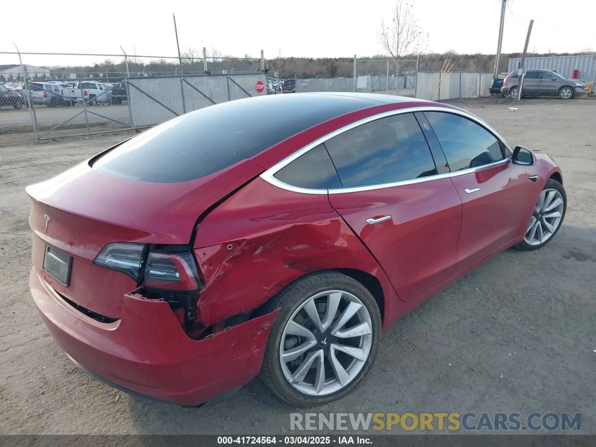 4 fotografías del automóvil dañado 5YJ3E1EA3KF466418 TESLA MODEL 3 2019