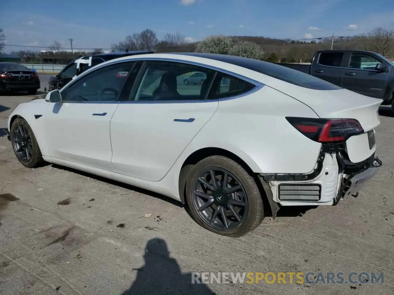 2 fotografías del automóvil dañado 5YJ3E1EA3KF483784 TESLA MODEL 3 2019