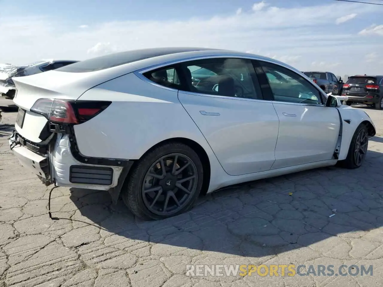 3 fotografías del automóvil dañado 5YJ3E1EA3KF483784 TESLA MODEL 3 2019