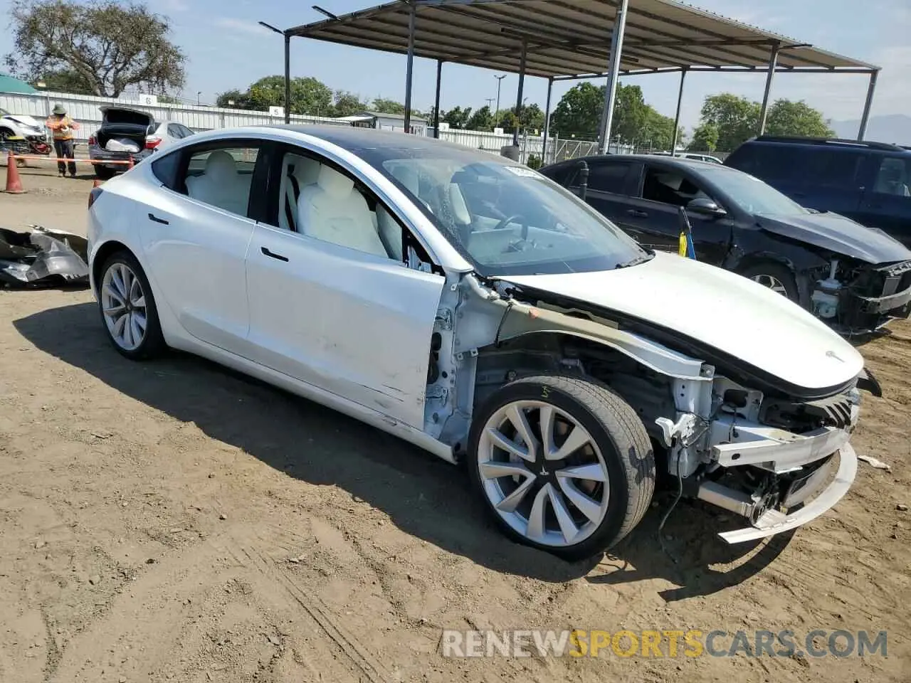 4 fotografías del automóvil dañado 5YJ3E1EA3KF509980 TESLA MODEL 3 2019