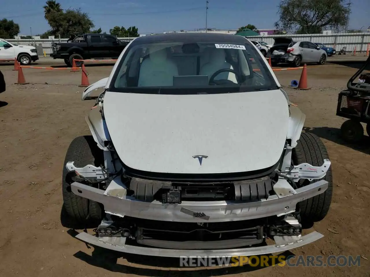 5 fotografías del automóvil dañado 5YJ3E1EA3KF509980 TESLA MODEL 3 2019