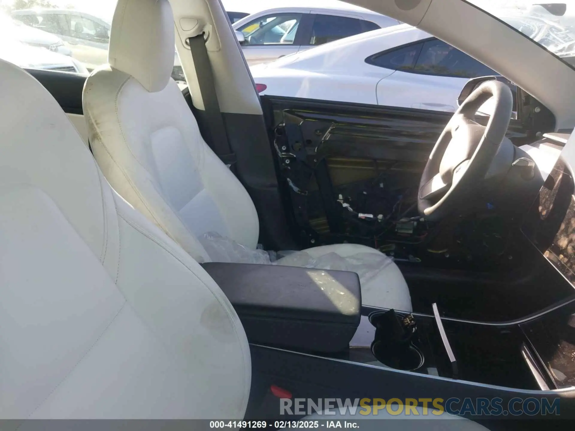 5 fotografías del automóvil dañado 5YJ3E1EA4KF317872 TESLA MODEL 3 2019
