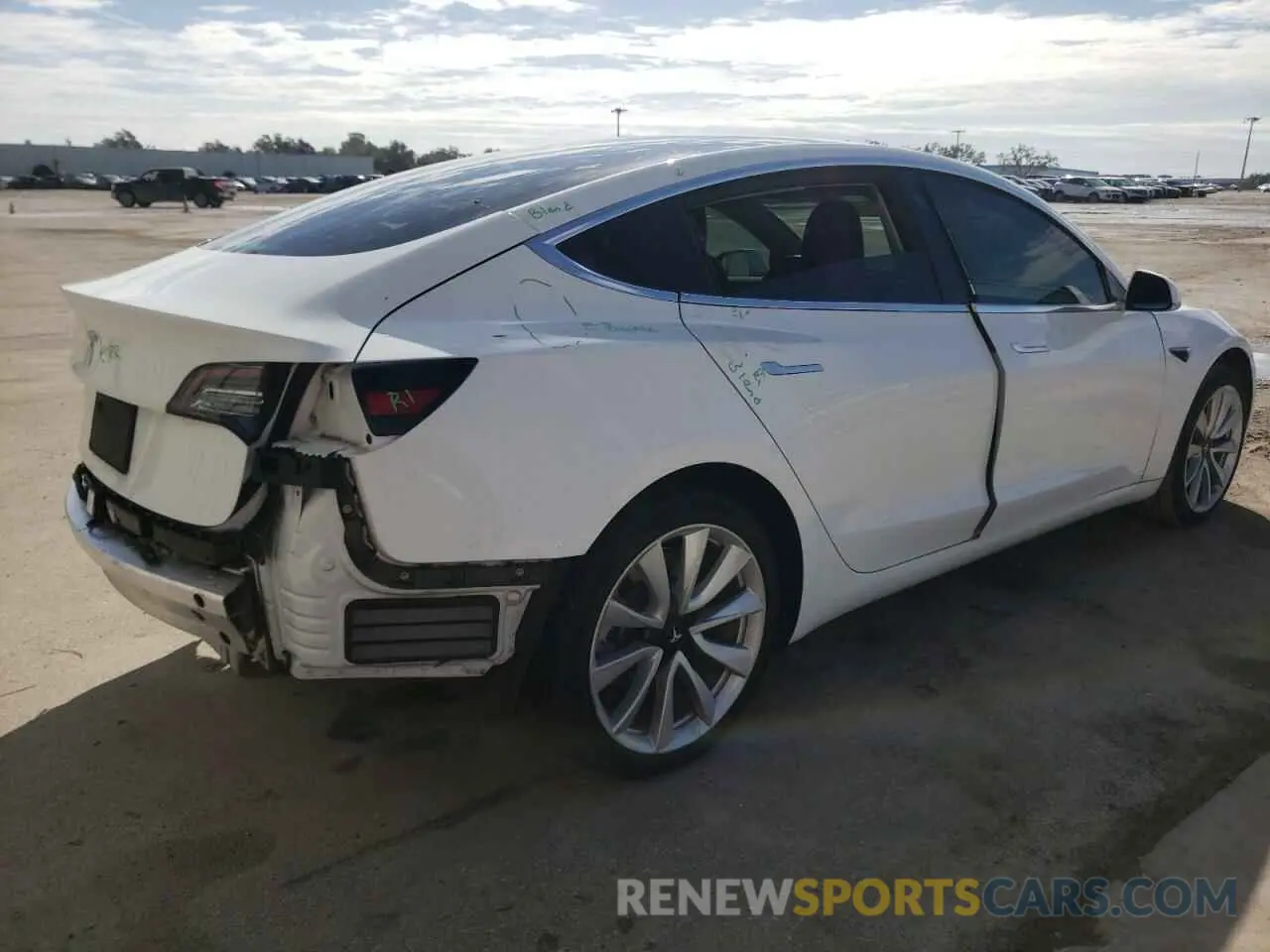 3 fotografías del automóvil dañado 5YJ3E1EA4KF338415 TESLA MODEL 3 2019