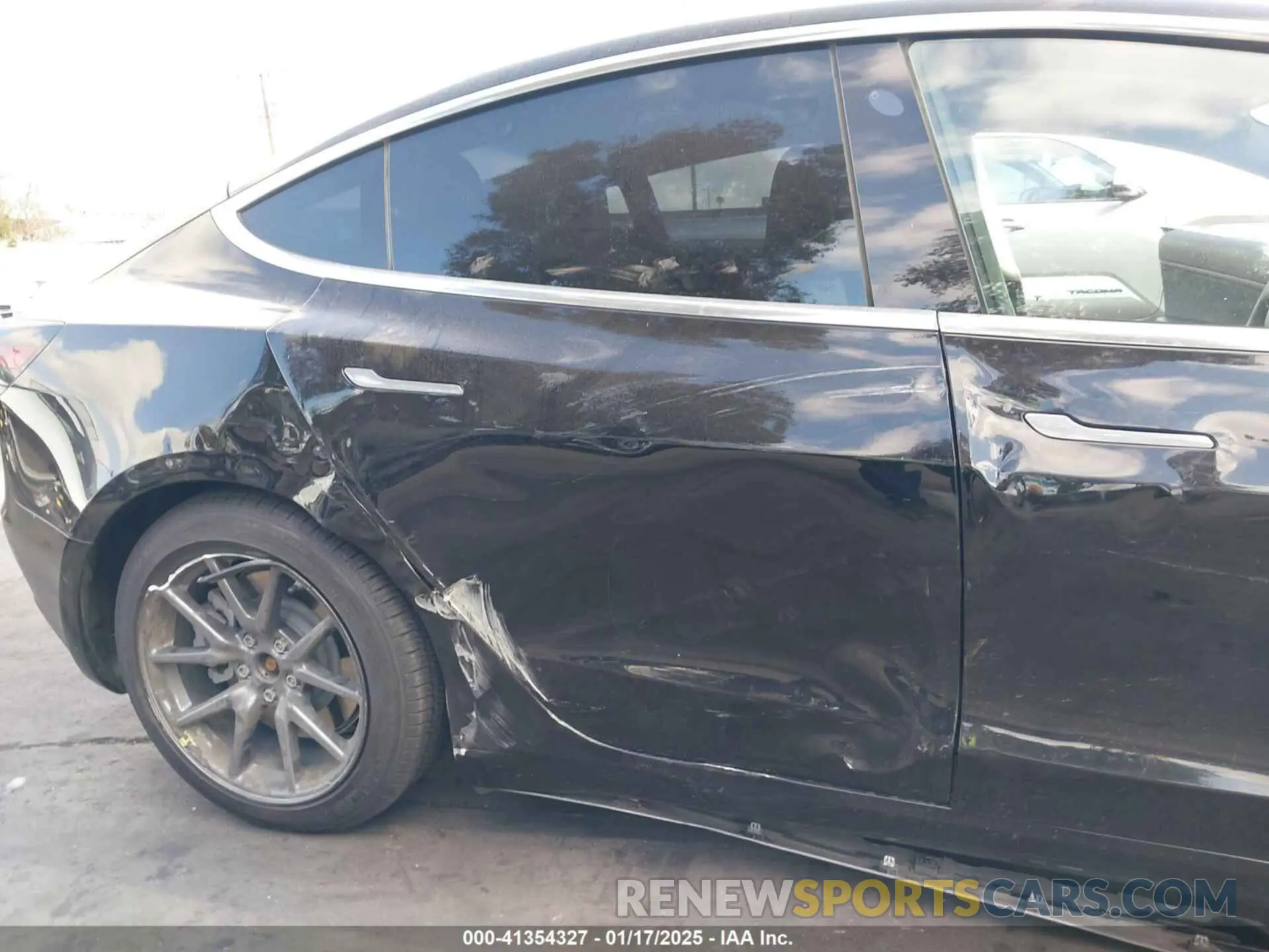 21 fotografías del automóvil dañado 5YJ3E1EA4KF426705 TESLA MODEL 3 2019