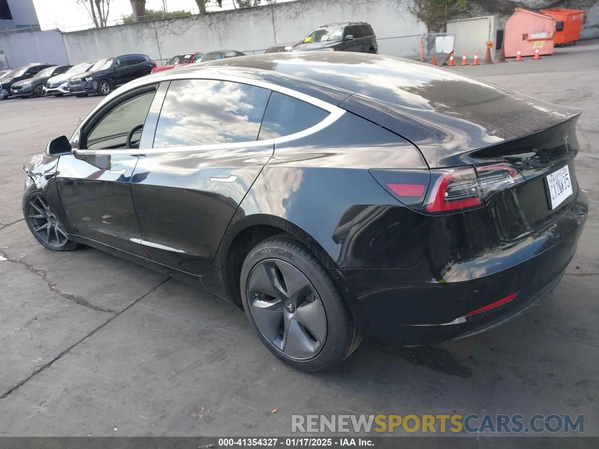 3 fotografías del automóvil dañado 5YJ3E1EA4KF426705 TESLA MODEL 3 2019