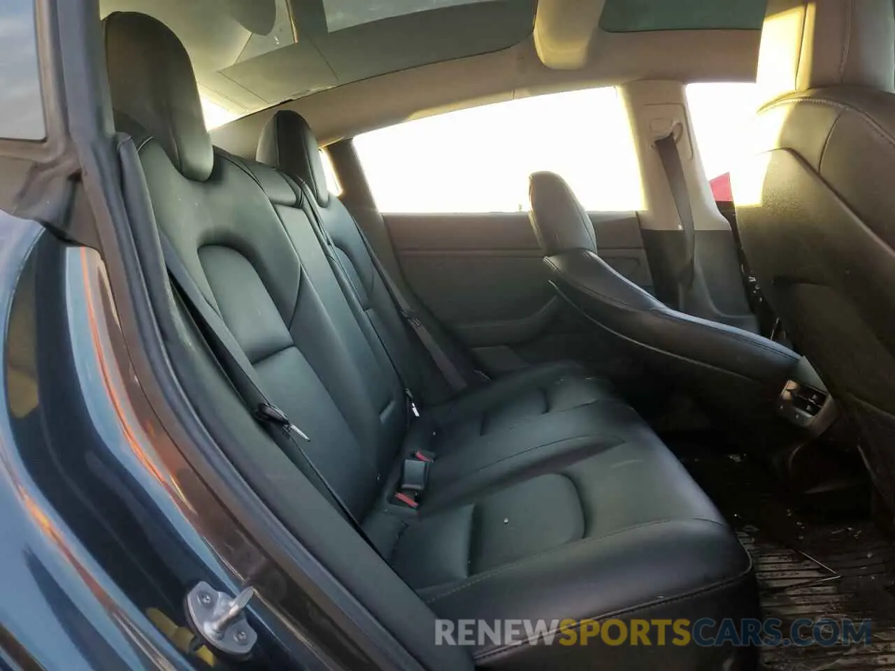 10 fotografías del automóvil dañado 5YJ3E1EA4KF435369 TESLA MODEL 3 2019