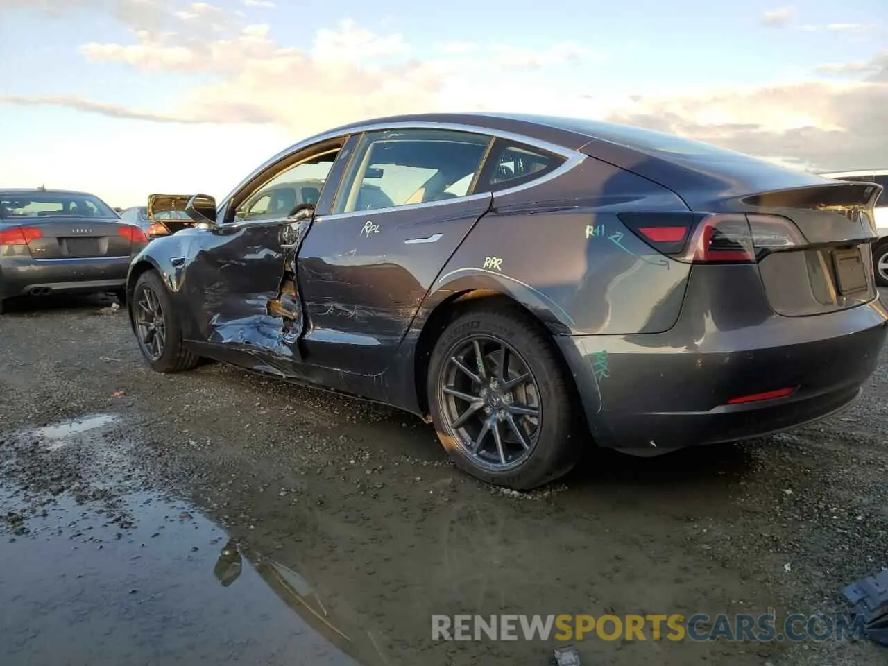 2 fotografías del automóvil dañado 5YJ3E1EA4KF435369 TESLA MODEL 3 2019