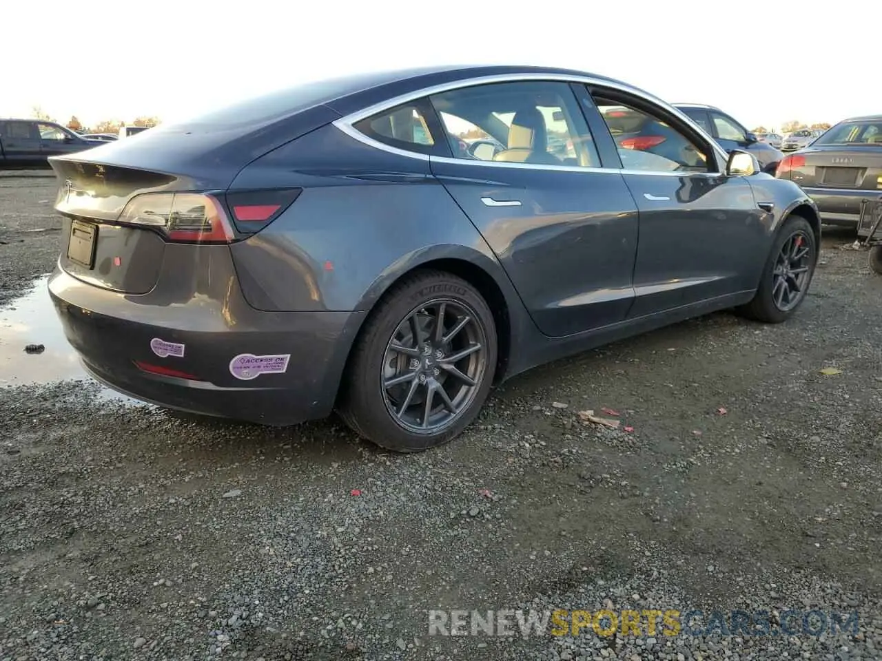 3 fotografías del automóvil dañado 5YJ3E1EA4KF435369 TESLA MODEL 3 2019