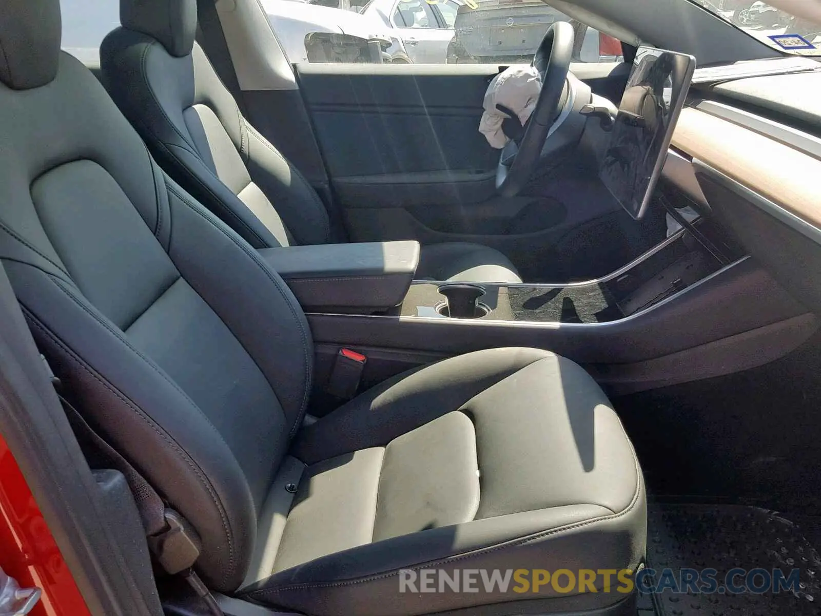 5 fotografías del automóvil dañado 5YJ3E1EA5KF298958 TESLA MODEL 3 2019
