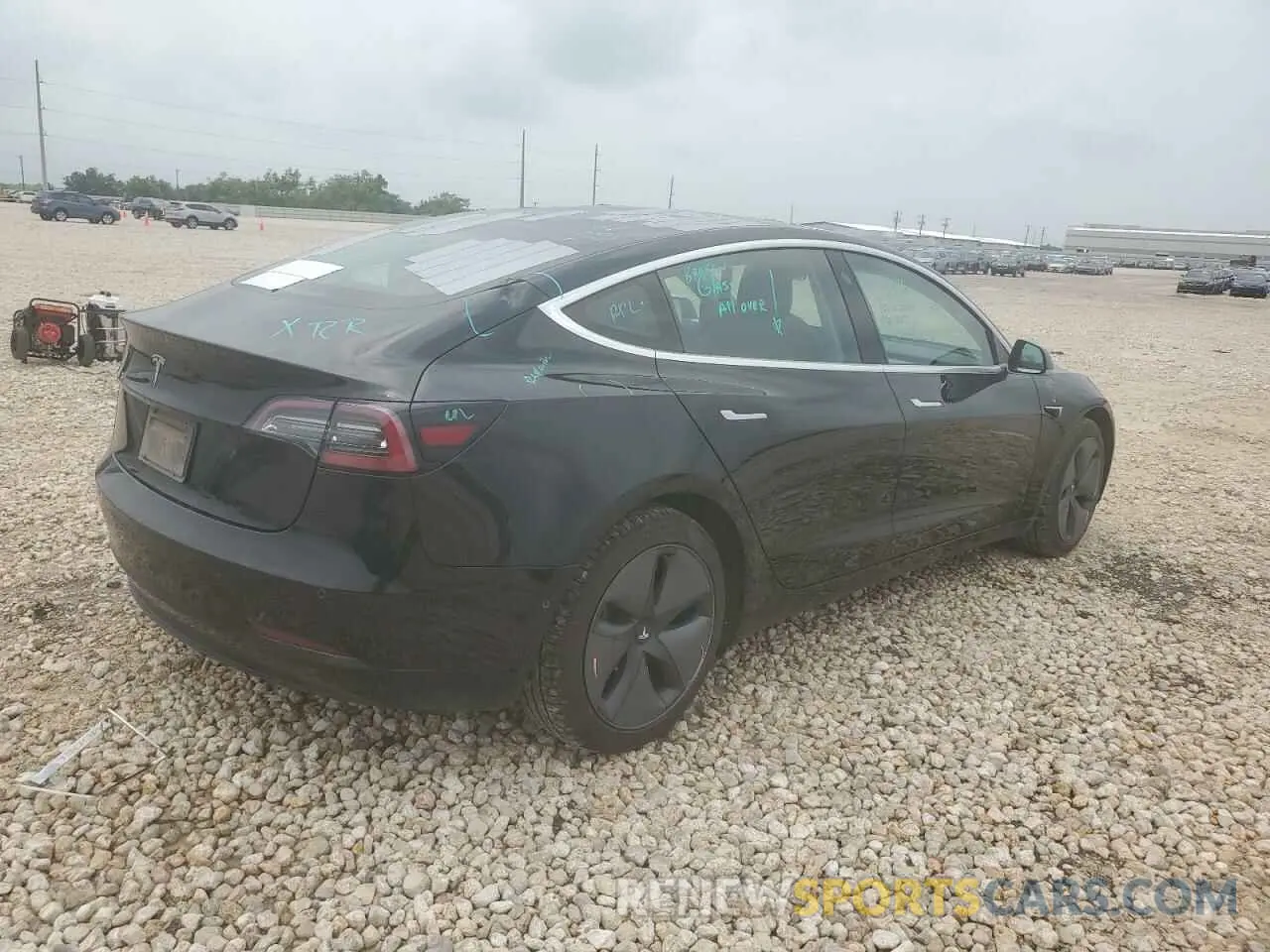3 fotografías del automóvil dañado 5YJ3E1EA5KF304290 TESLA MODEL 3 2019