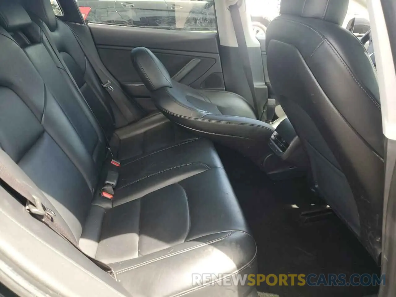 10 fotografías del automóvil dañado 5YJ3E1EA5KF304922 TESLA MODEL 3 2019