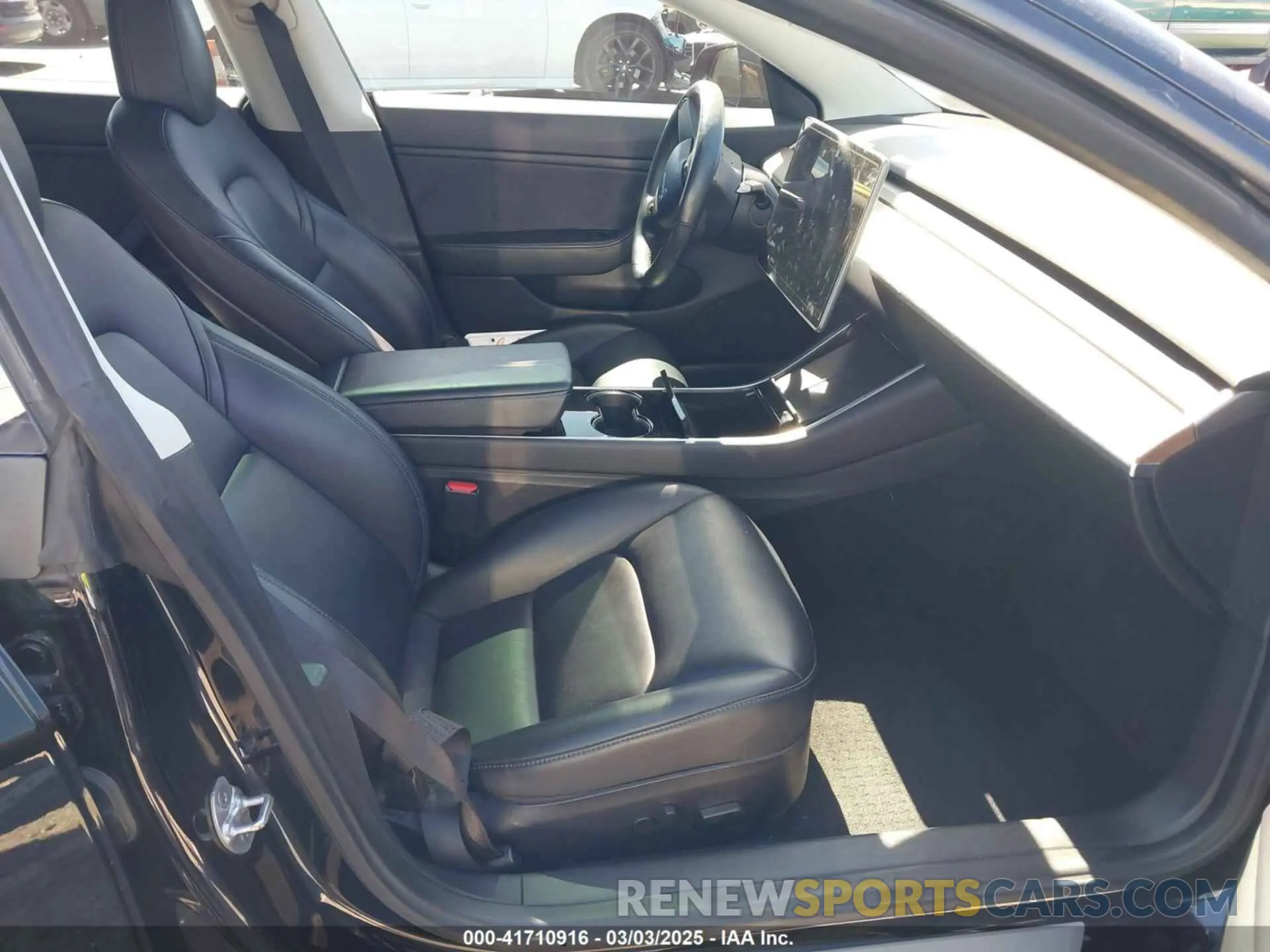 5 fotografías del automóvil dañado 5YJ3E1EA5KF306816 TESLA MODEL 3 2019