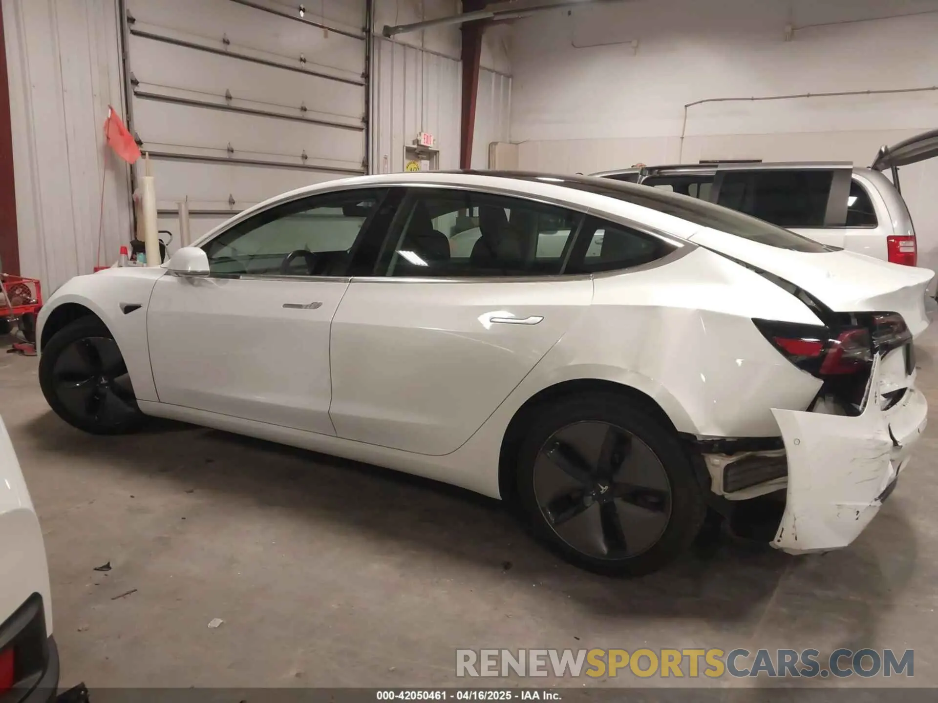 15 fotografías del automóvil dañado 5YJ3E1EA5KF317542 TESLA MODEL 3 2019