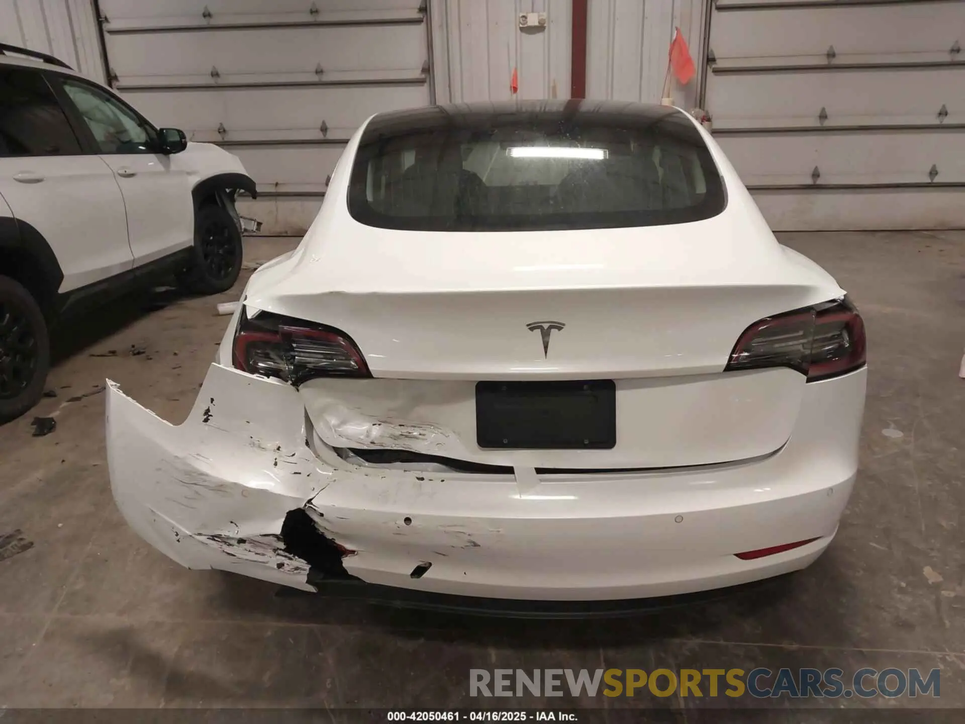 17 fotografías del automóvil dañado 5YJ3E1EA5KF317542 TESLA MODEL 3 2019