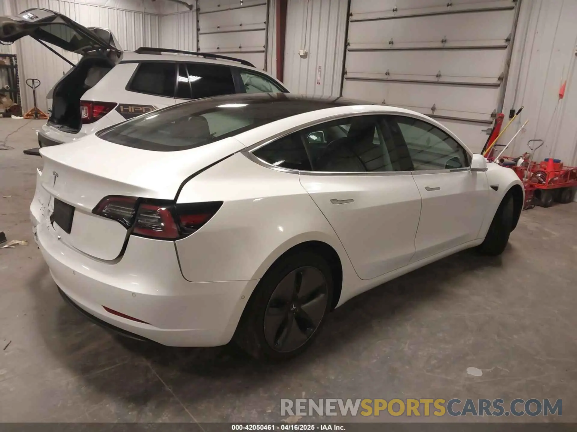 4 fotografías del automóvil dañado 5YJ3E1EA5KF317542 TESLA MODEL 3 2019