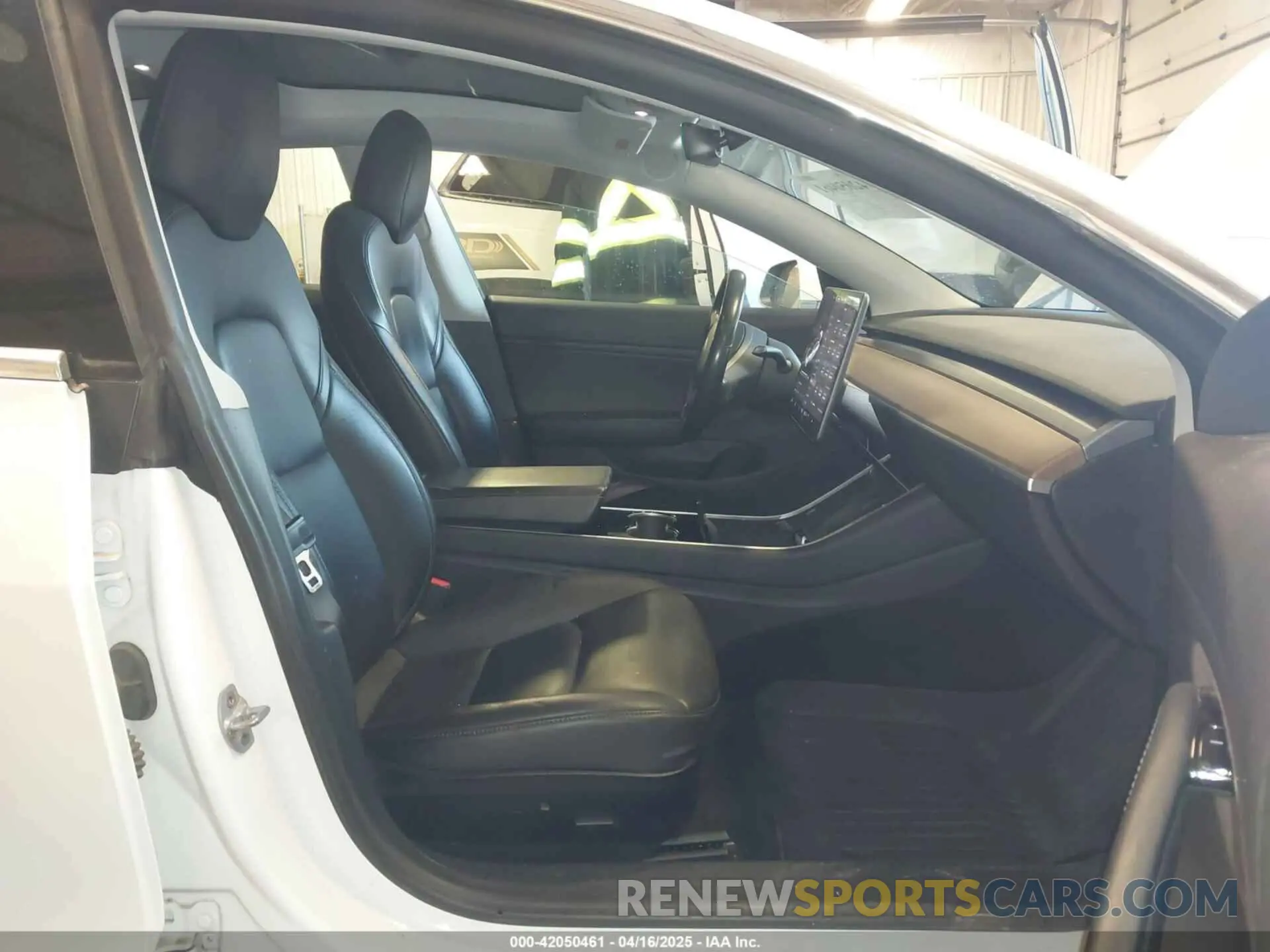 5 fotografías del automóvil dañado 5YJ3E1EA5KF317542 TESLA MODEL 3 2019