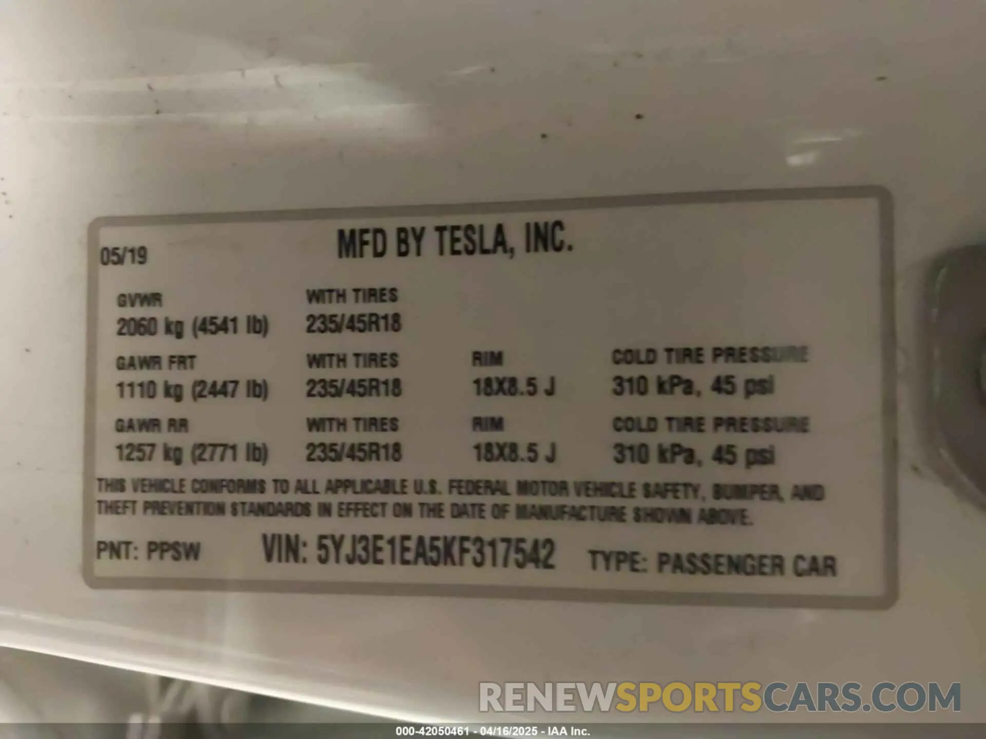 9 fotografías del automóvil dañado 5YJ3E1EA5KF317542 TESLA MODEL 3 2019