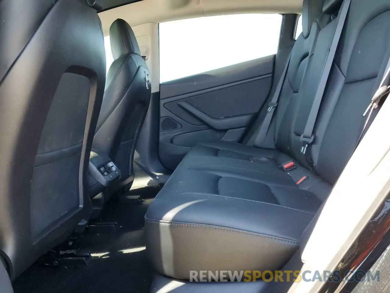 10 fotografías del automóvil dañado 5YJ3E1EA5KF395660 TESLA MODEL 3 2019