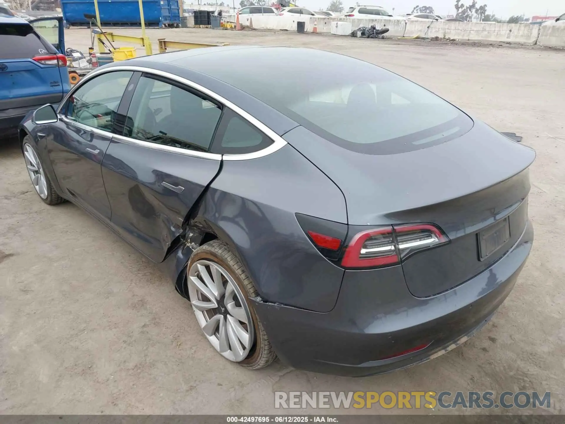 3 fotografías del automóvil dañado 5YJ3E1EA5KF412599 TESLA MODEL 3 2019