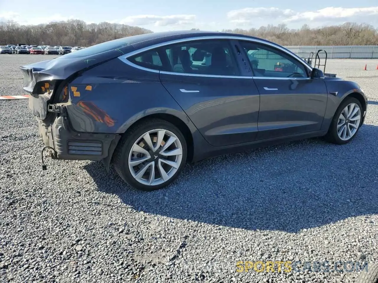 3 fotografías del automóvil dañado 5YJ3E1EA5KF412702 TESLA MODEL 3 2019