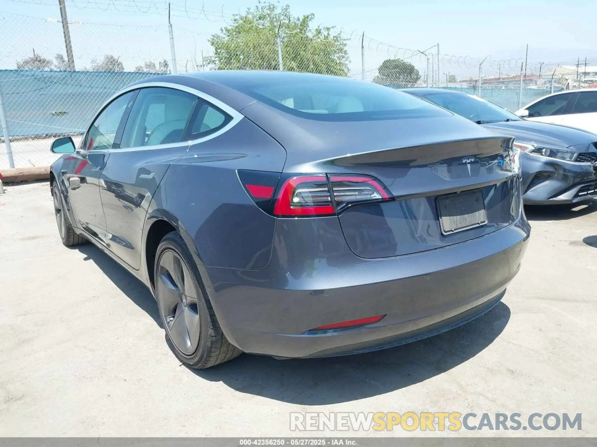 3 fotografías del automóvil dañado 5YJ3E1EA5KF431539 TESLA MODEL 3 2019