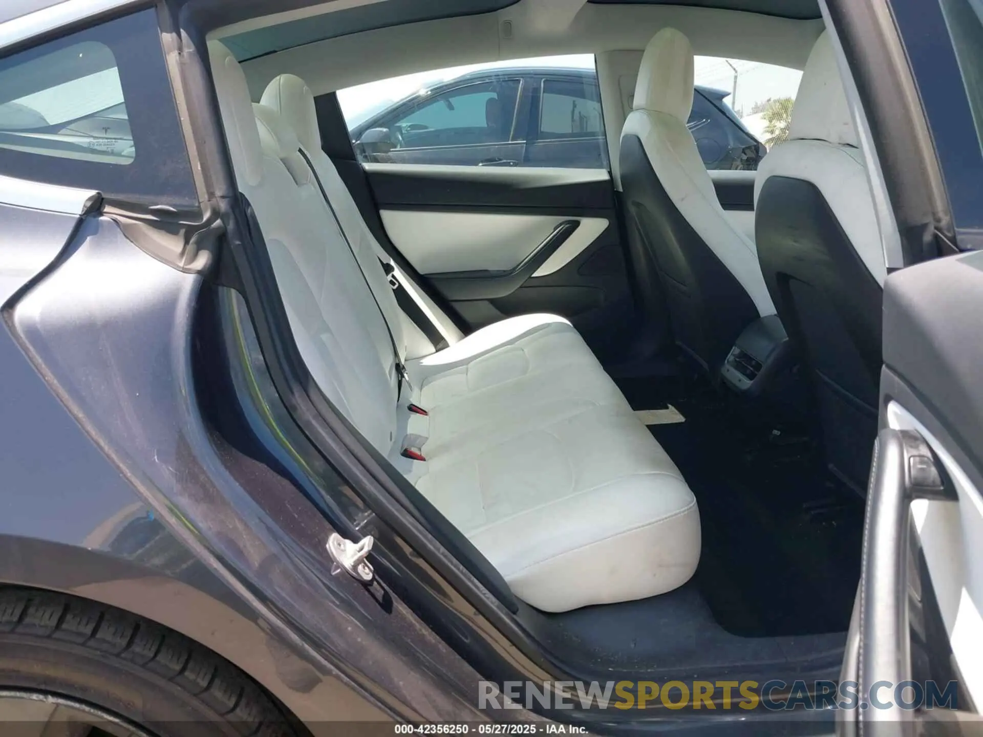 8 fotografías del automóvil dañado 5YJ3E1EA5KF431539 TESLA MODEL 3 2019