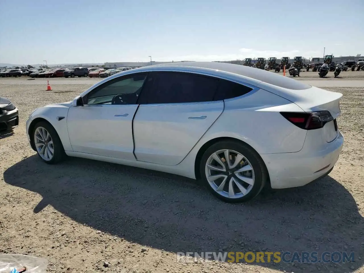2 fotografías del automóvil dañado 5YJ3E1EA5KF472575 TESLA MODEL 3 2019