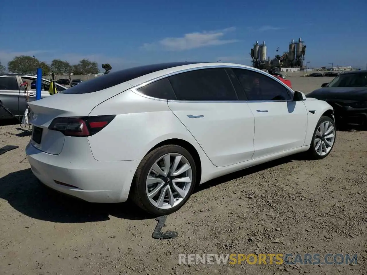 3 fotografías del automóvil dañado 5YJ3E1EA5KF472575 TESLA MODEL 3 2019