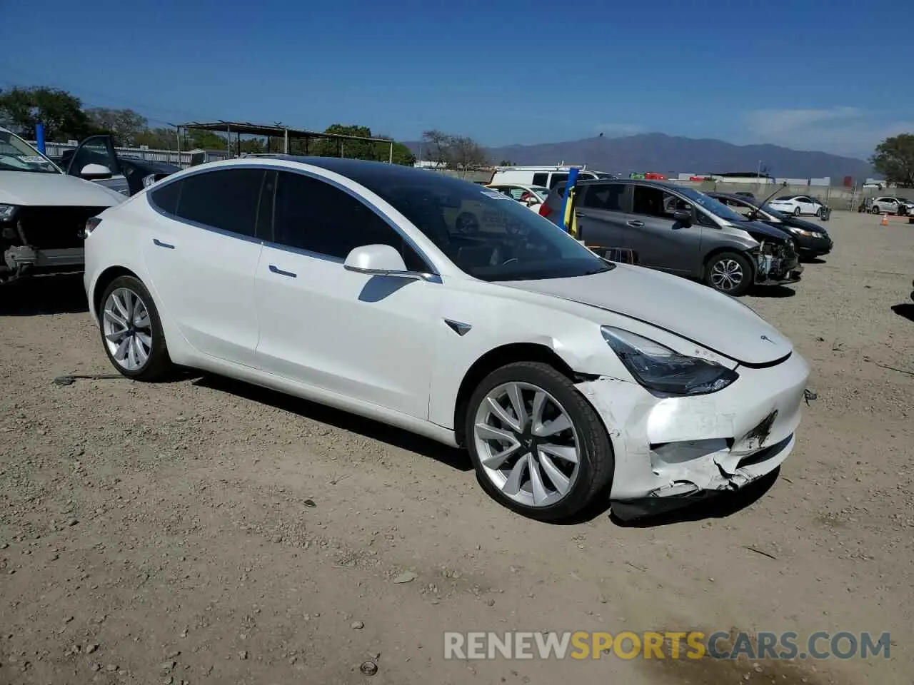 4 fotografías del automóvil dañado 5YJ3E1EA5KF472575 TESLA MODEL 3 2019
