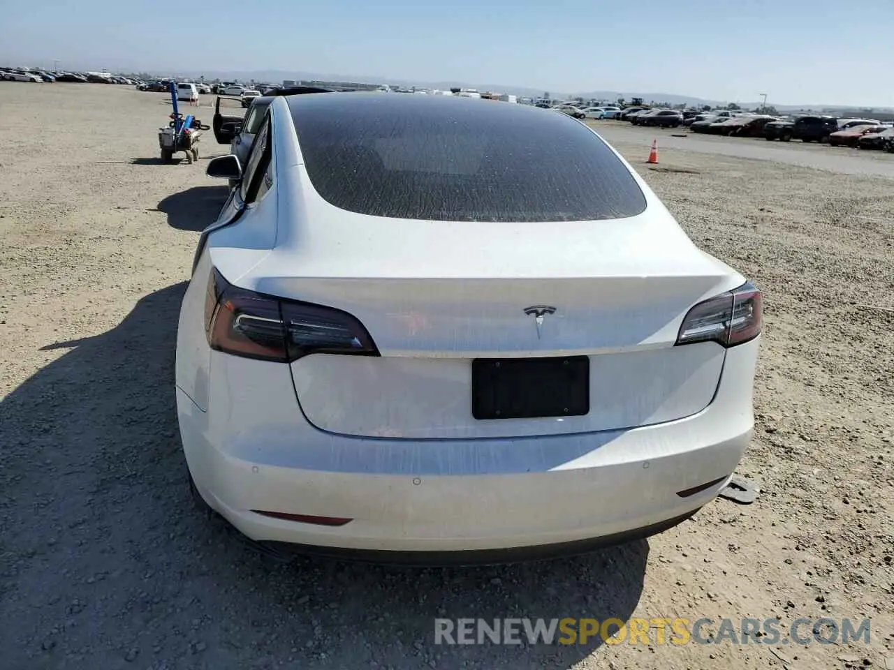 6 fotografías del automóvil dañado 5YJ3E1EA5KF472575 TESLA MODEL 3 2019