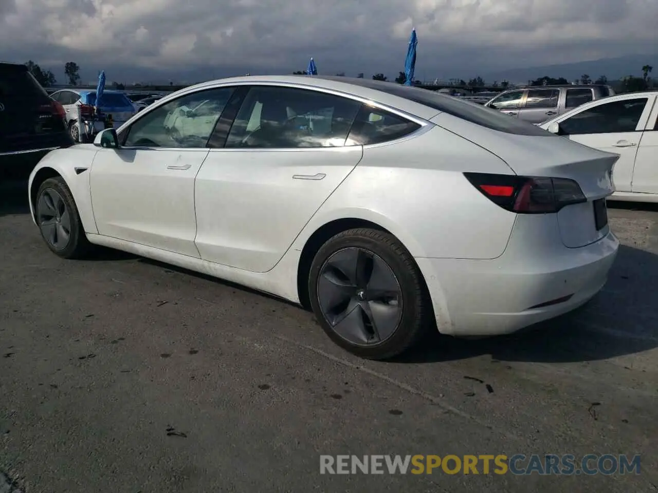 2 fotografías del automóvil dañado 5YJ3E1EA5KF485116 TESLA MODEL 3 2019