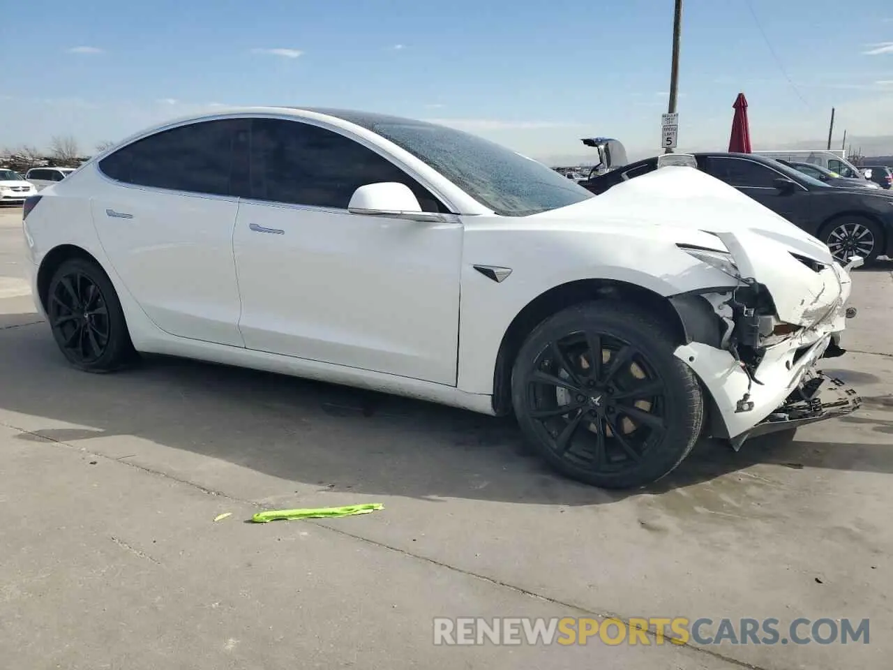 4 fotografías del automóvil dañado 5YJ3E1EA5KF485570 TESLA MODEL 3 2019