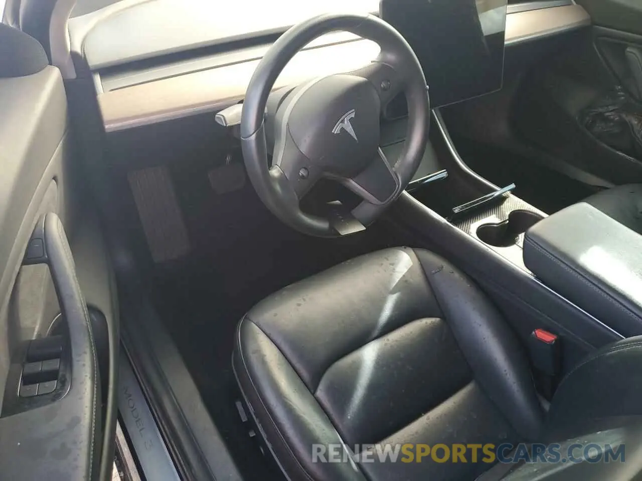 8 fotografías del automóvil dañado 5YJ3E1EA6KF309353 TESLA MODEL 3 2019