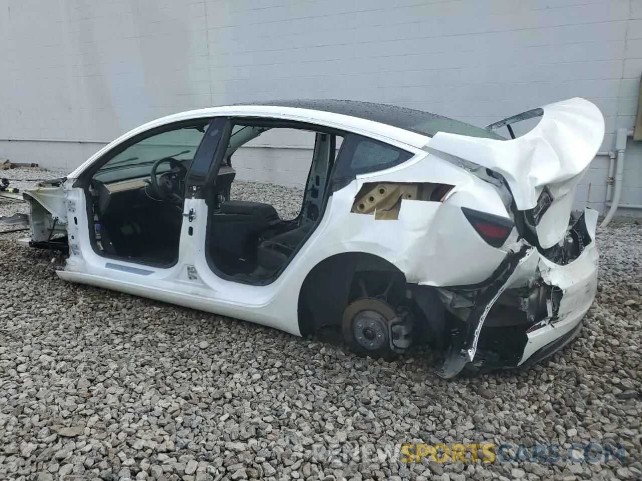 2 fotografías del automóvil dañado 5YJ3E1EA6KF401661 TESLA MODEL 3 2019