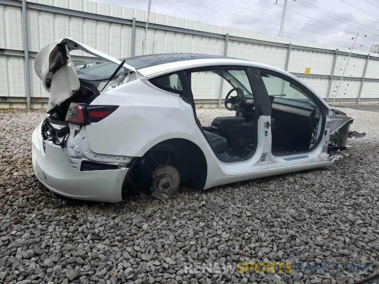 3 fotografías del automóvil dañado 5YJ3E1EA6KF401661 TESLA MODEL 3 2019