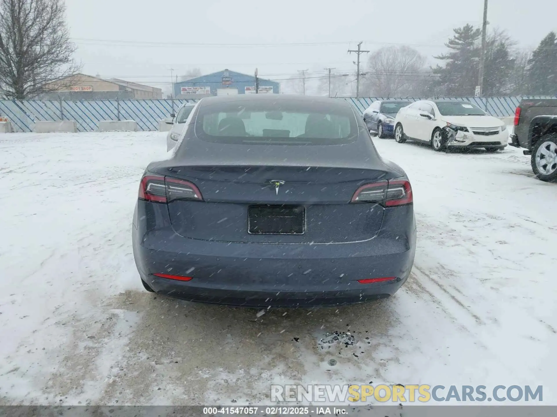 17 fotografías del automóvil dañado 5YJ3E1EA6KF411011 TESLA MODEL 3 2019