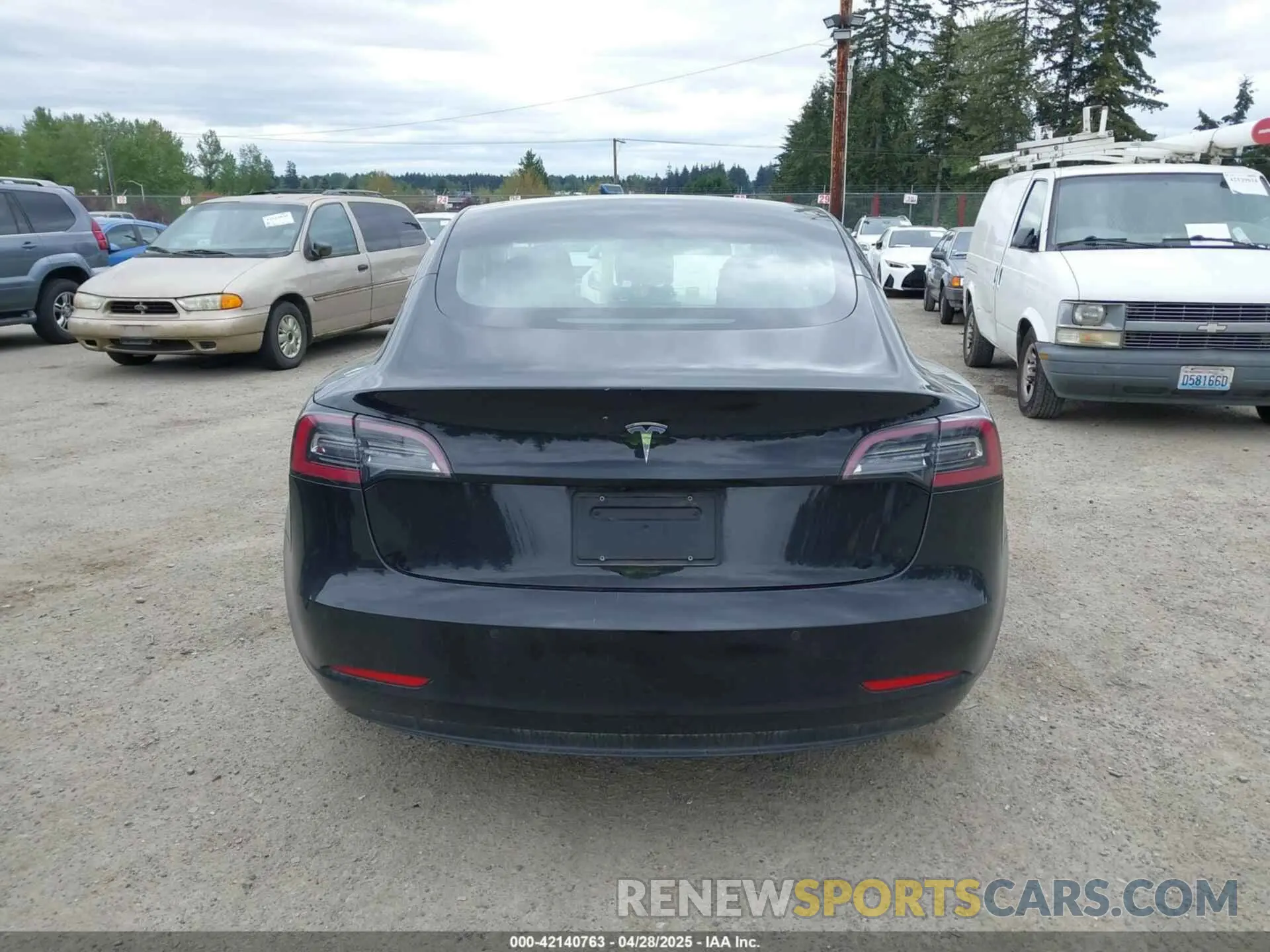 17 fotografías del automóvil dañado 5YJ3E1EA6KF415656 TESLA MODEL 3 2019