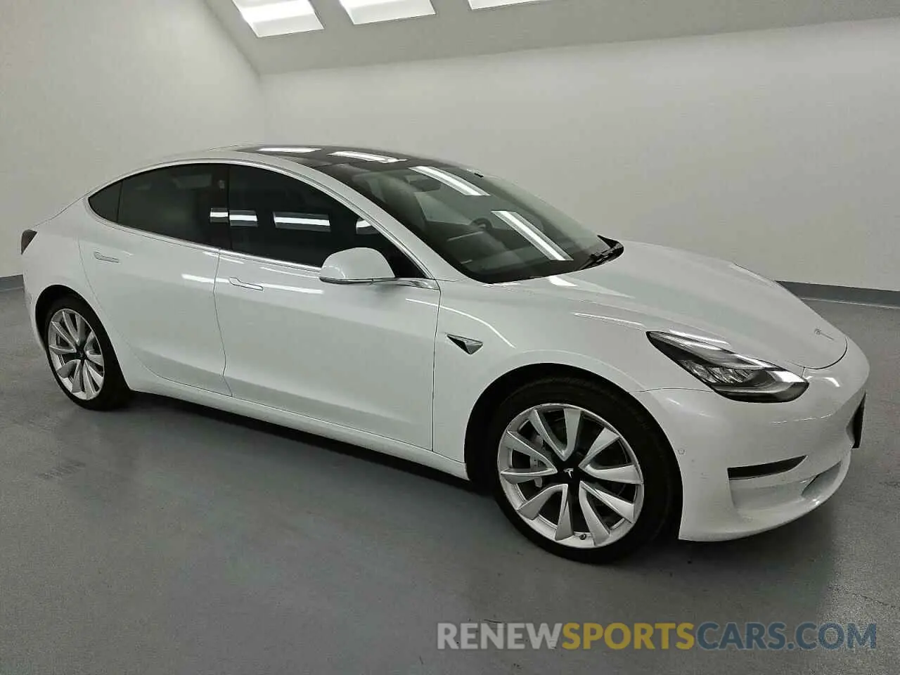4 fotografías del automóvil dañado 5YJ3E1EA6KF476697 TESLA MODEL 3 2019