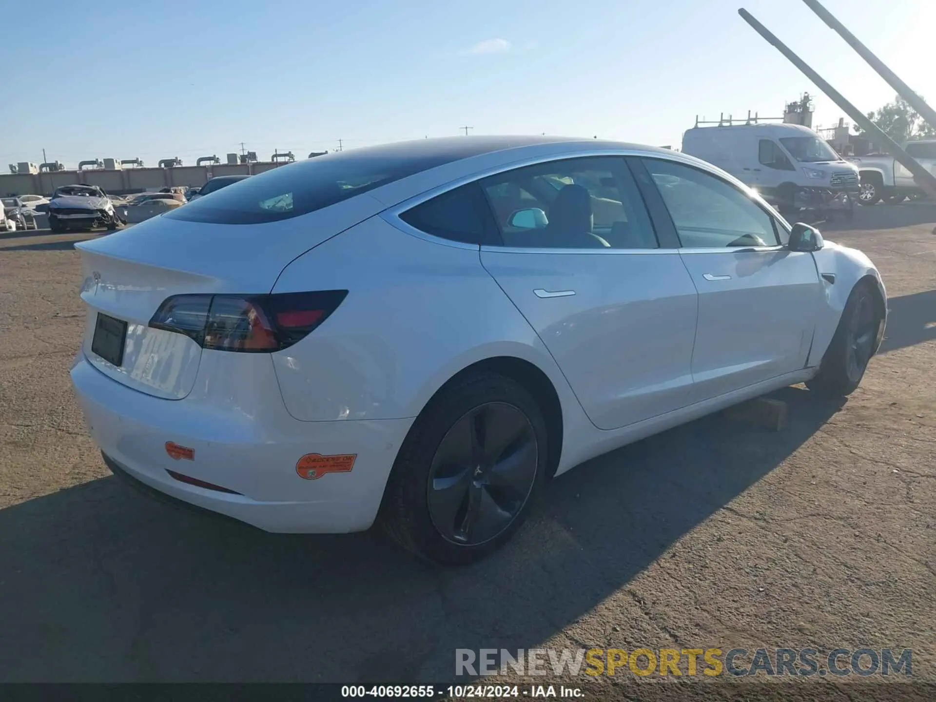 4 fotografías del automóvil dañado 5YJ3E1EA6KF485190 TESLA MODEL 3 2019