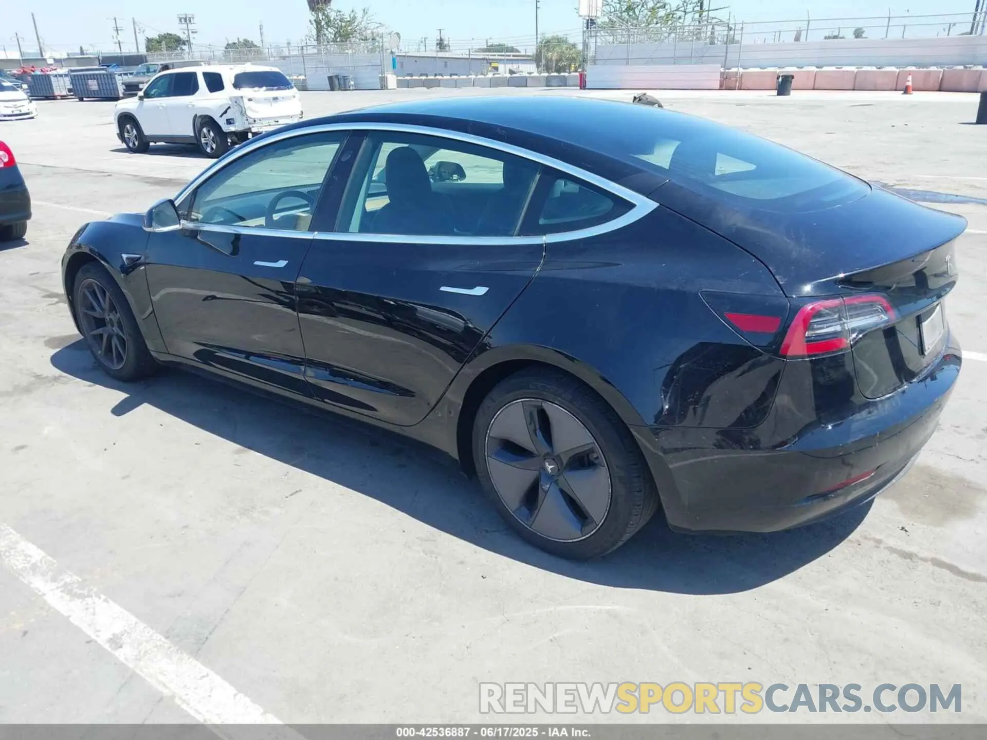 3 fotografías del automóvil dañado 5YJ3E1EA7KF306638 TESLA MODEL 3 2019