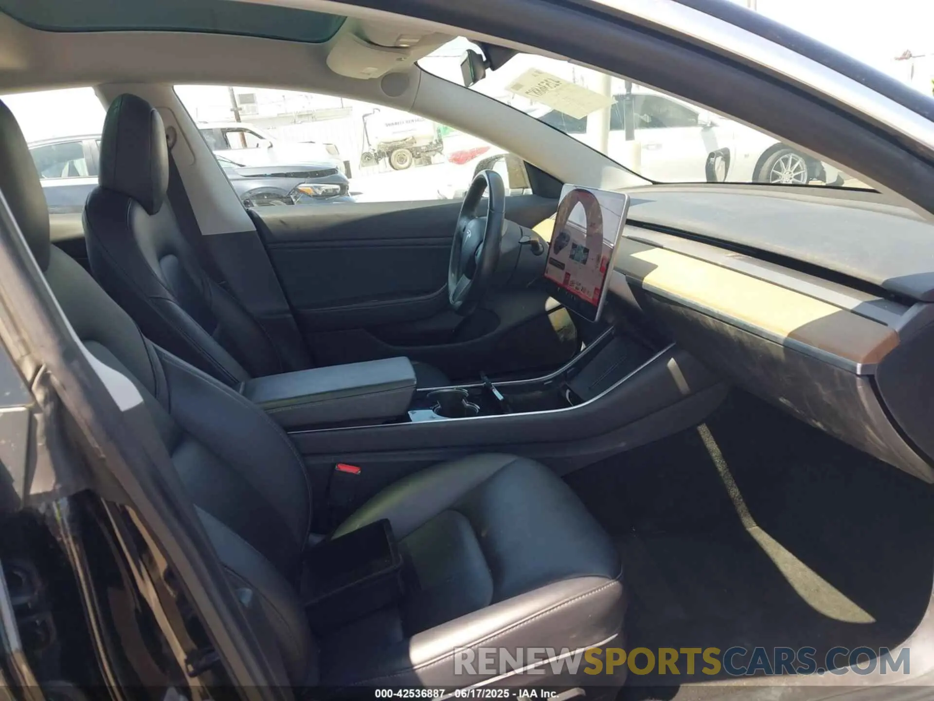 5 fotografías del automóvil dañado 5YJ3E1EA7KF306638 TESLA MODEL 3 2019