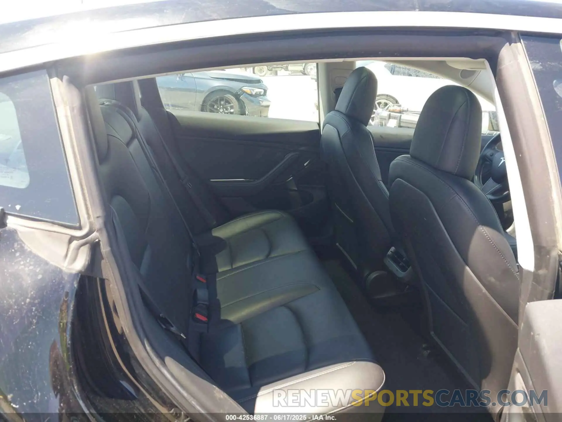 8 fotografías del automóvil dañado 5YJ3E1EA7KF306638 TESLA MODEL 3 2019