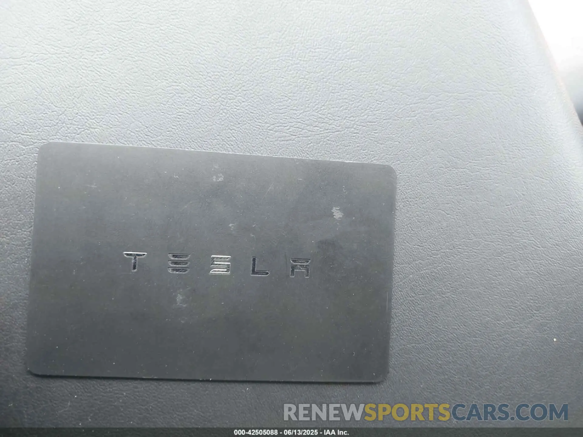 11 fotografías del automóvil dañado 5YJ3E1EA7KF308437 TESLA MODEL 3 2019