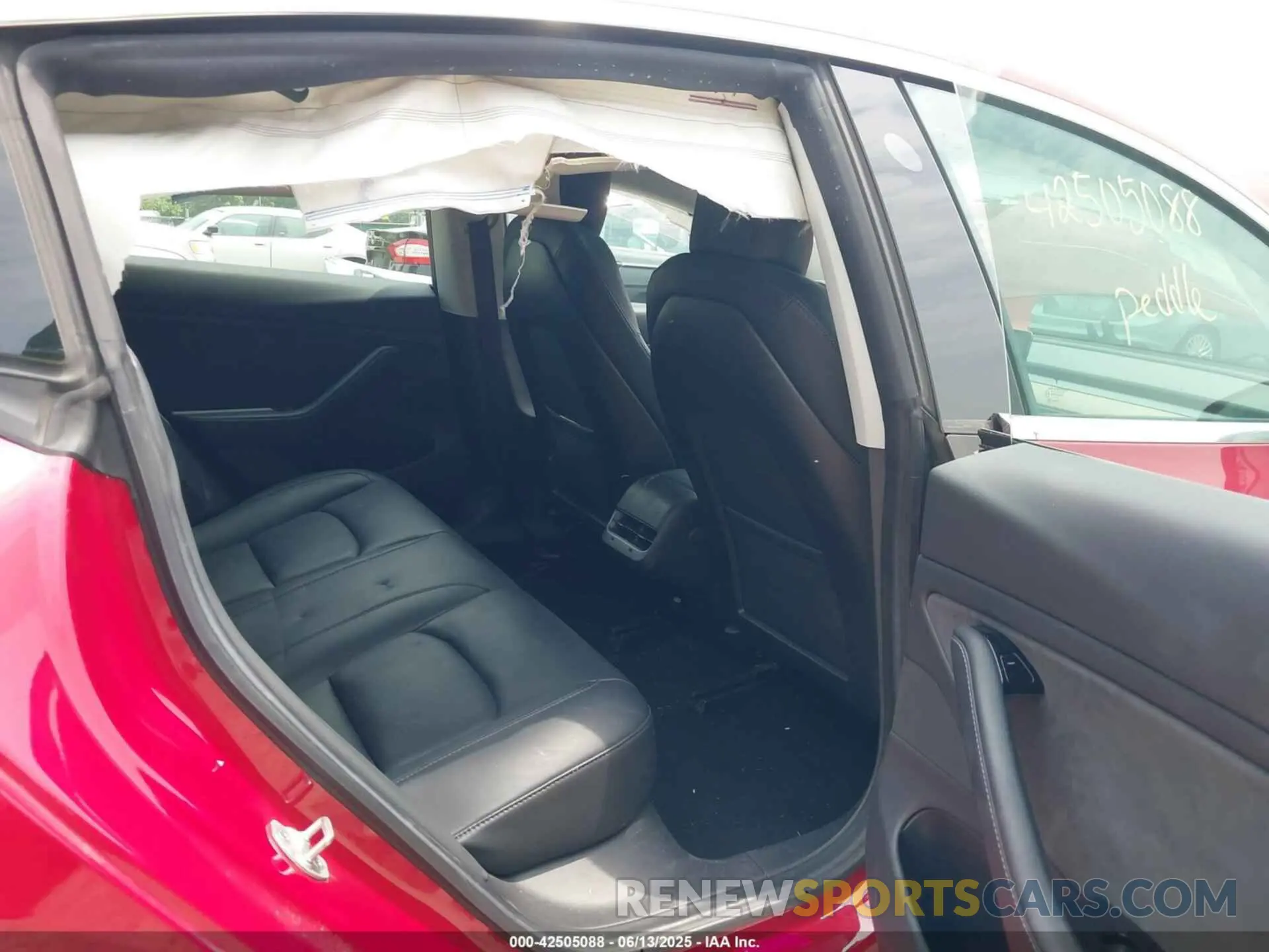 8 fotografías del automóvil dañado 5YJ3E1EA7KF308437 TESLA MODEL 3 2019
