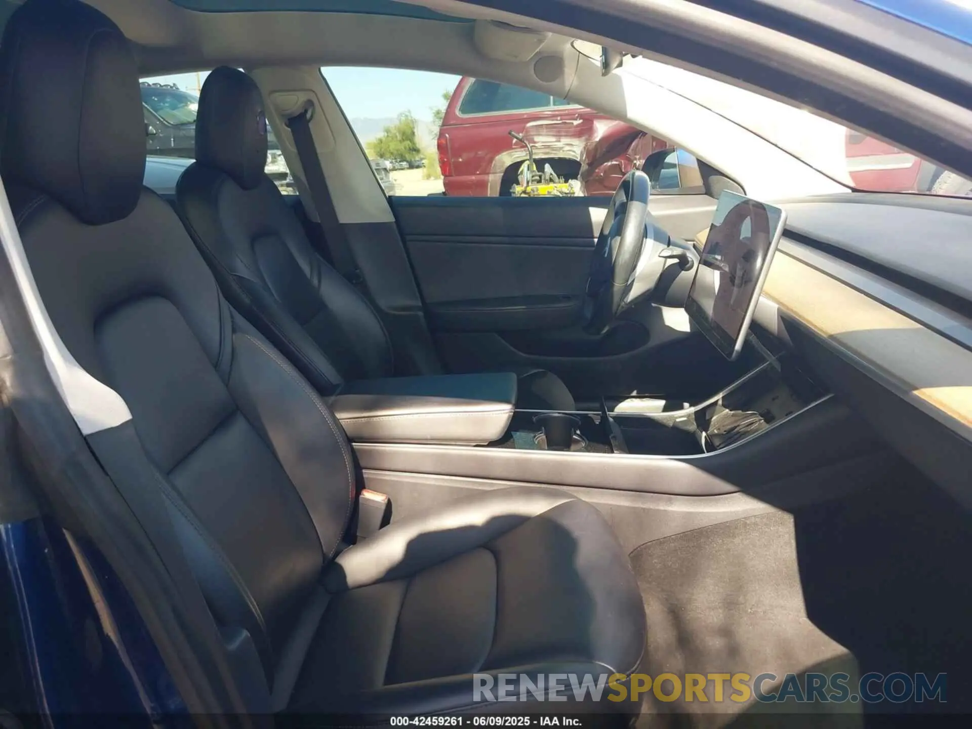 5 fotografías del automóvil dañado 5YJ3E1EA7KF308860 TESLA MODEL 3 2019