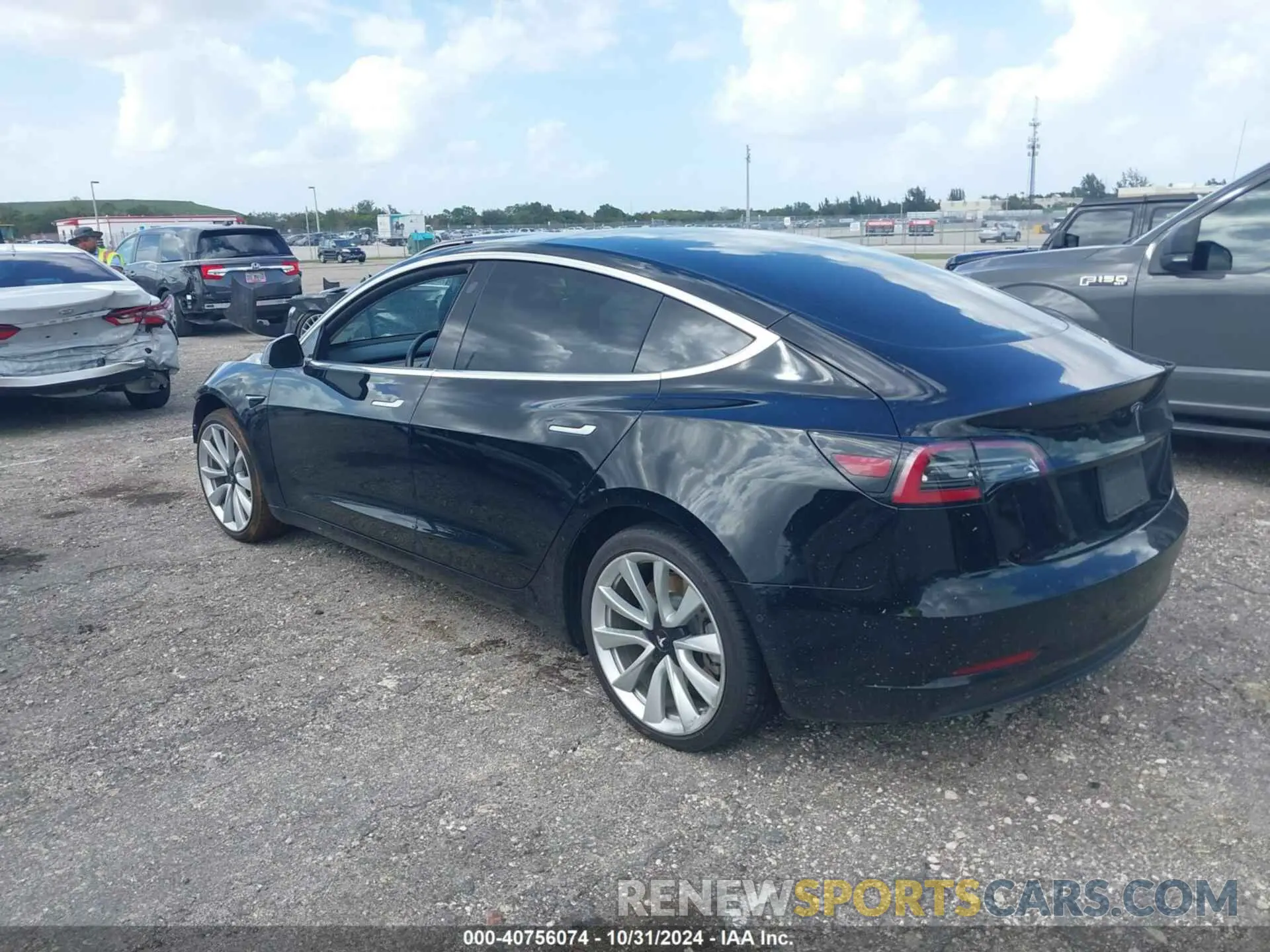 3 fotografías del automóvil dañado 5YJ3E1EA7KF324380 TESLA MODEL 3 2019